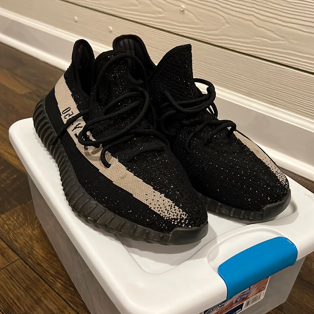 Mens Yeezy V2s Black/Tan